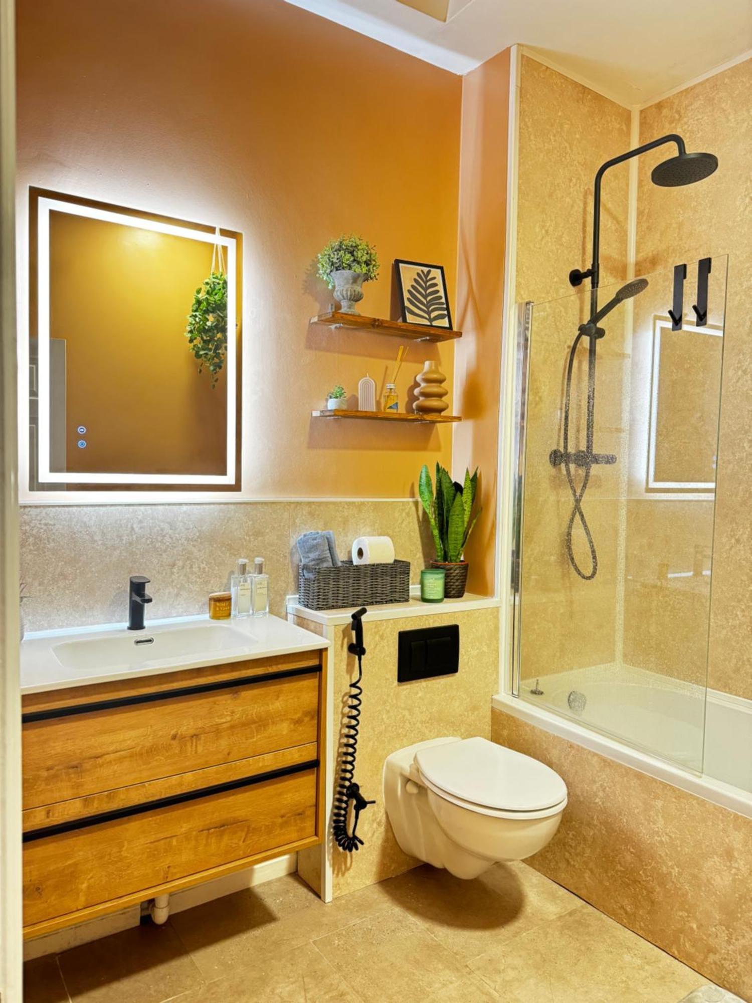 Finnstown Hall- Private Room In Shared Apartment With The Host 더블린 외부 사진